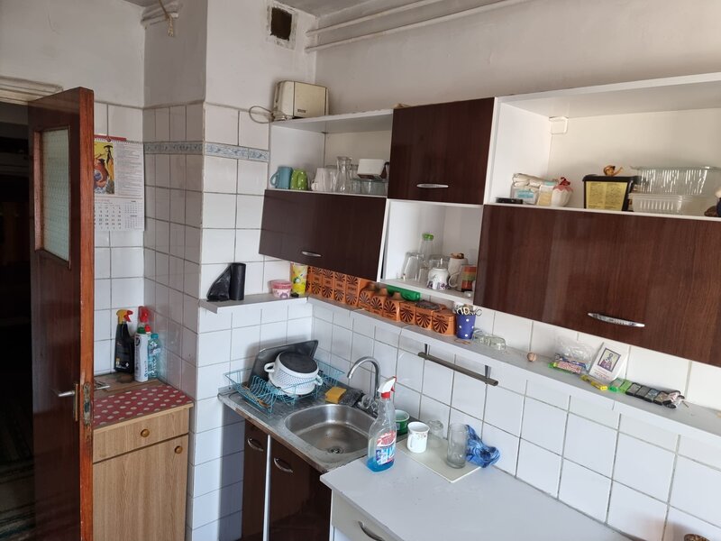 Drumul Taberei- Frigocom Vanzare 3 camere - decomandat - bl 1978, liber