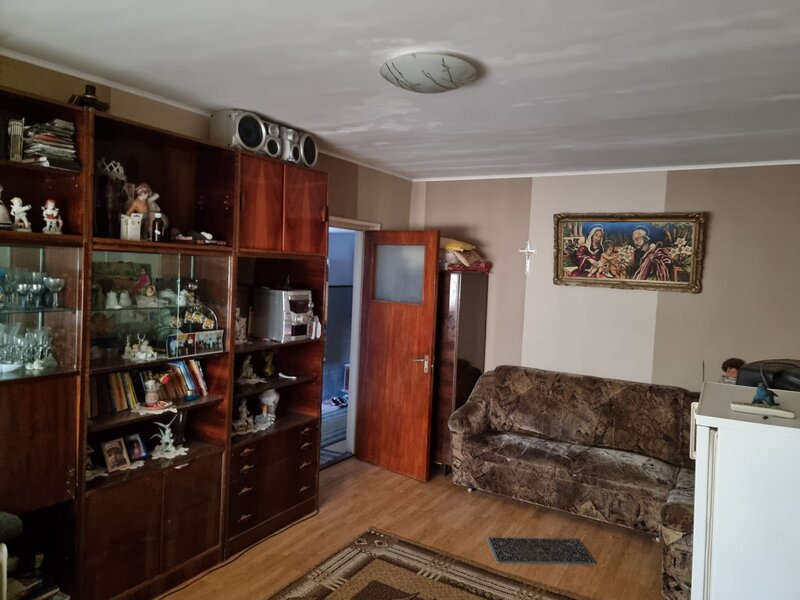Drumul Taberei- Frigocom Vanzare 3 camere - decomandat - bl 1978, liber